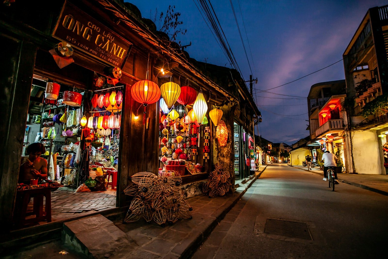 Luxury Vietnam travel – Hoi An lanterns and Ha Long Bay